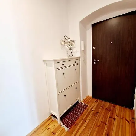 Separated Bedroom, Living Room, Fast Wi-fi, 50m2 Litewska 12 * Warszawa