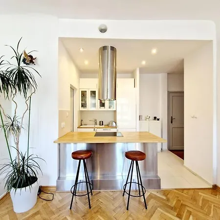Separated Bedroom, Living Room, Fast Wi-fi, 50m2 Litewska 12 Lejlighed Warszawa